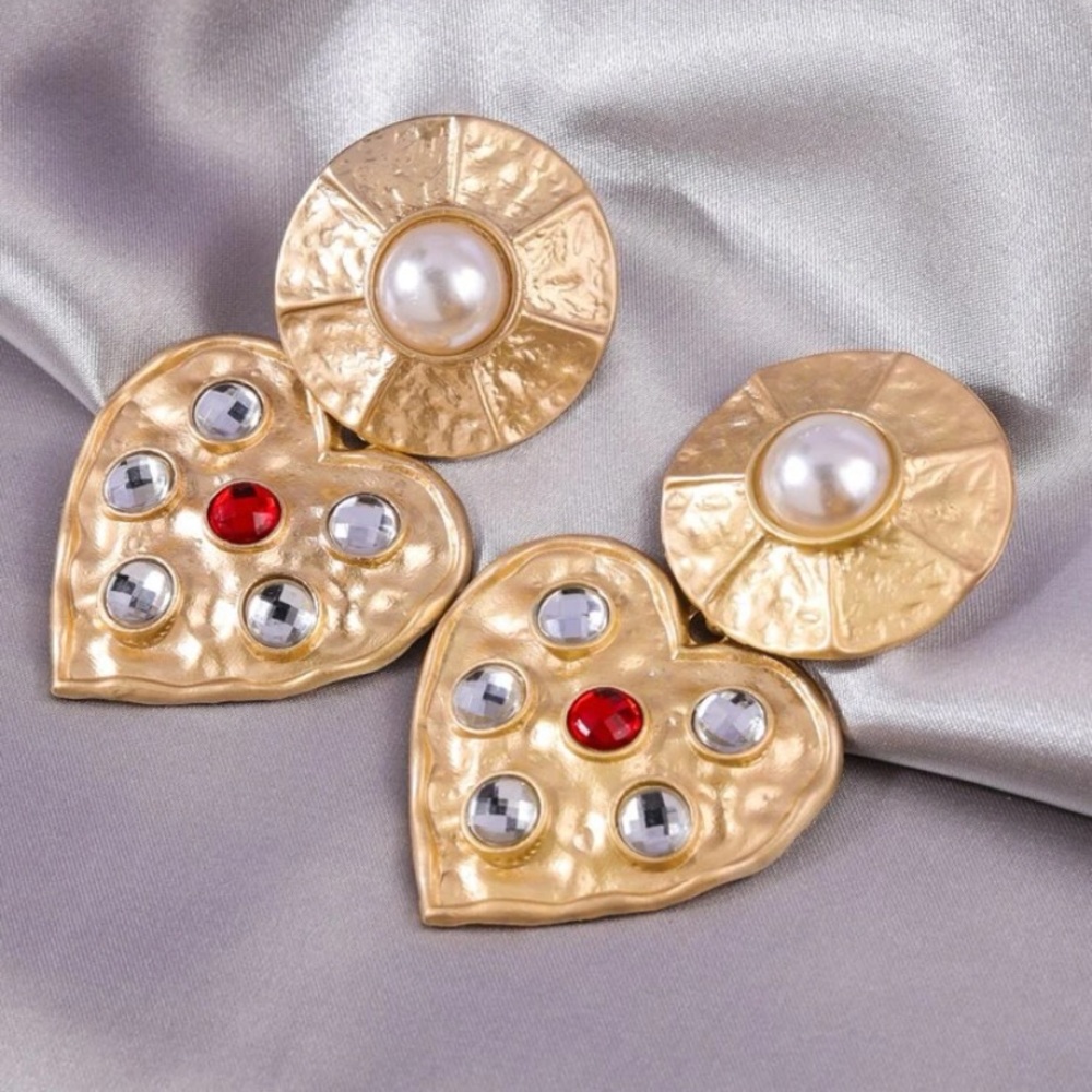 Galore Earrings - Picture 2 of 3